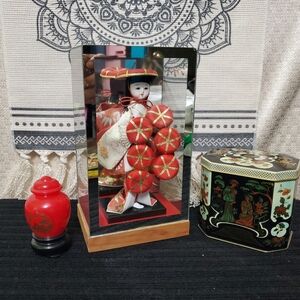 Vintage Japanese Hat Dance Geisha in Mirrored Box, Made in Japan Doll